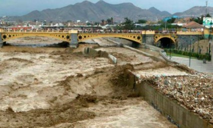 Graves da&ntilde;os en Per&uacute; por inundaciones