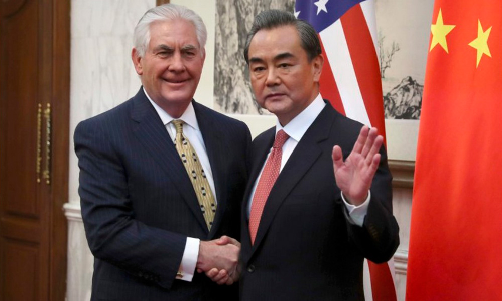 Llega Rex Tillerson a Beijing; tratará disputas regionales