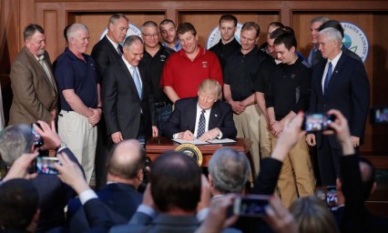 Trump desecha medidas para combatir cambio clim&aacute;tico