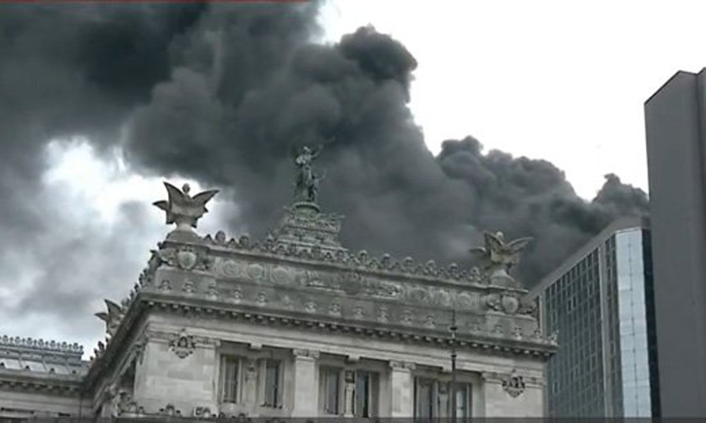 Evacuan congreso argentino por incendio