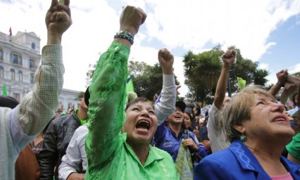 Rechaza oposici&oacute;n triunfo virtual de Len&iacute;n Moreno en Ecuador