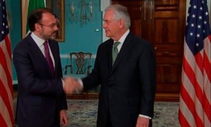 Se re&uacute;nen Videgaray y Tillerson; tratan agenda bilateral