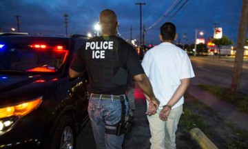 Muere mexicano en custodia de agentes migratorios en EU
