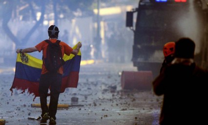 Suben a 32 muertos por protestas en Venezuela