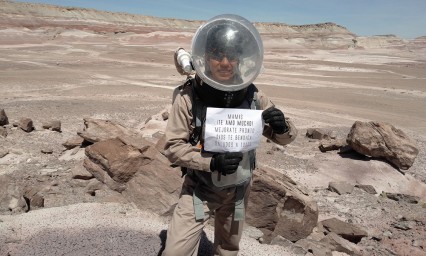 Joven mexicano manda mensaje a su abuela desde "Marte&rdquo;