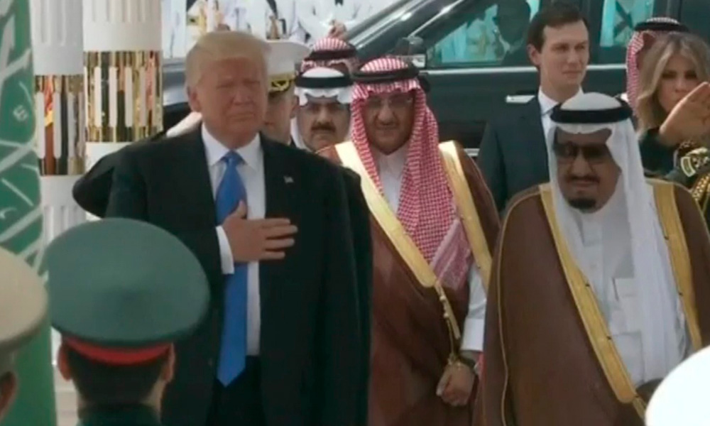 Distingue rey saudí a Trump por “mantener la estabilidad mundial”