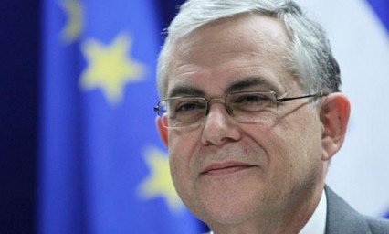 Atacan con bomba al ex primer ministro griego