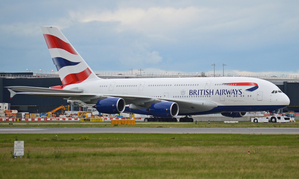 Retrasa vuelos falla informática de aerolínea British Airways