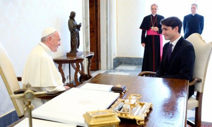 Recibe Francisco por primera vez a Justin Trudeau