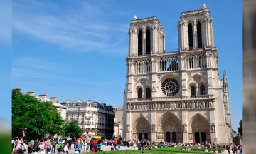 Atiende Policía de París incidente en catedral de Notre Dame