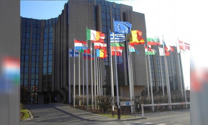 Abre proceso UE a 3 pa&iacute;ses por no aceptar refugiados