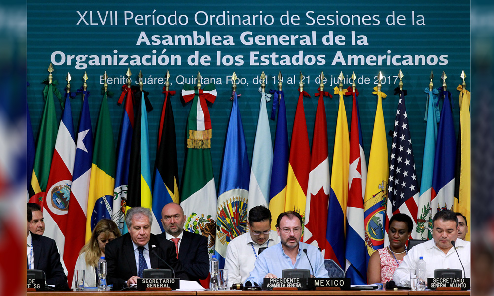 Irrumpen opositores venezolanos en asamblea de la OEA