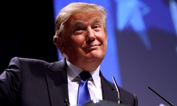 Entra en vigor veto migratorio de Trump