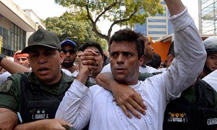Otorgan prisi&oacute;n domiciliaria a Leopoldo L&oacute;pez