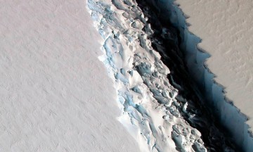 Iceberg colosal se desprende de la Ant&aacute;rtida