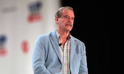 Fox viaja a Venezuela por consulta ciudadana