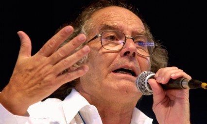 Premio Nobel critica a EU por interferir en Venezuela