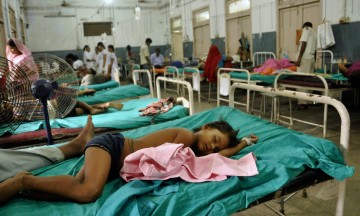 Mueren 60 ni&ntilde;os en India por negligencia de hospital
