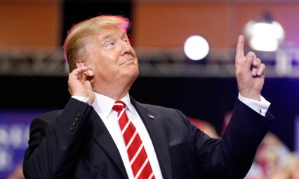 Donald Trump considera eliminar el TLCAN