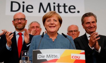 Logra Merkel cuarto mandato al hilo en Alemania