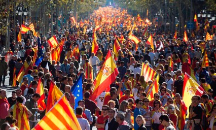 Marchan miles en Barcelona por la unidad de Espa&ntilde;a
