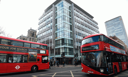 Filtran datos de 50 millones de usuarios de Facebook