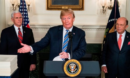 &nbsp;Carga Trump el muro al Pent&aacute;gono