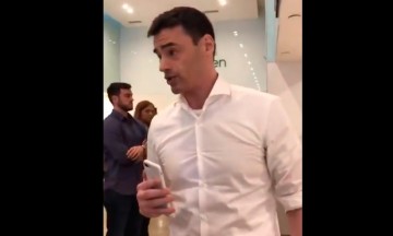 Lo viralizan por amenazar a empleados de restaurante por hablar espa&ntilde;ol