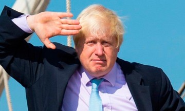 Renuncia ministro de Relaciones Exteriores de Reino Unido 