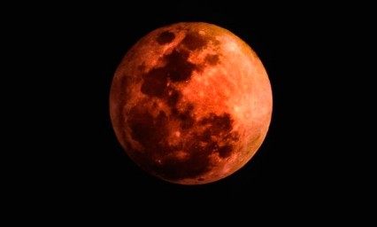 Cu&aacute;ndo y d&oacute;nde ser&aacute; visible el eclipse lunar m&aacute;s largo del siglo
