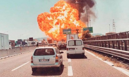 Video: Explosi&oacute;n en Bolonia deja al menos un muerto y m&aacute;s de 60 heridos