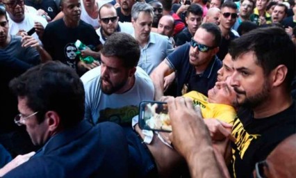 Atacan con cuchillo a candidato presidencial de Brasil 