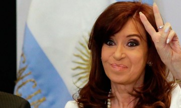 Culpan a expresidenta de Argentina de corrupci&oacute;n