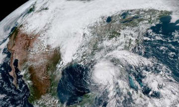 Hurac&aacute;n Michael amenaza Florida como "la peor tormenta" 