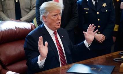 Trump firma su veto a resoluci&oacute;n del Congreso