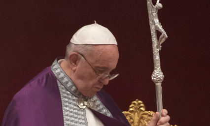 Acepta error el Papa al expresarse del feminismo