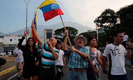 Comunidad internacional apoya el alzamiento de Guaid&oacute;