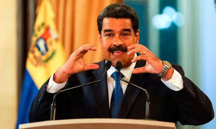Maduro dice contar con la total lealtad de los jefes militares de Venezuela