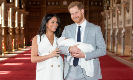 La duquesa de Sussex y el pr&iacute;ncipe Enrique presentan a su primer hijo