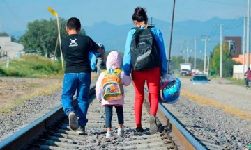 Exigen aulas para ni&ntilde;os migrantes