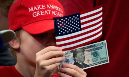 Trump inicia su campa&ntilde;a de reelecci&oacute;n aferrado a su lema del 2016