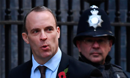 Boris Johnson nombra ministro de Exteriores a Dominic Raab