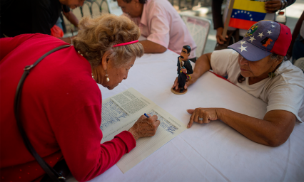 Chavistas van contra bloqueo en Estados Unidos