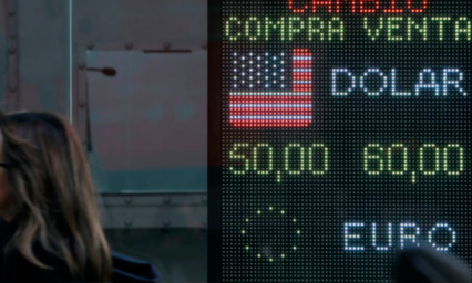 El d&oacute;lar se dispara en 30 por ciento tras elecciones en Argentina 