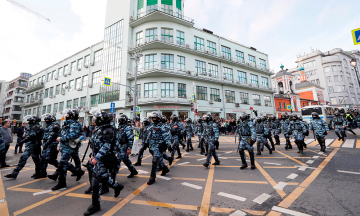 Exigen a Google cesar promoción de protestas en Moscú