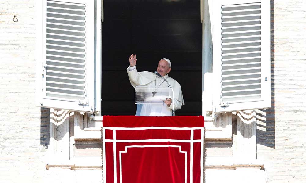 Incendios cumplen intereses: Papa Francisco