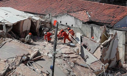 Derrumbe en Brasil deja dos muertos