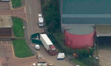 Hallan un cami&oacute;n con 39 cad&aacute;veres en Inglaterra