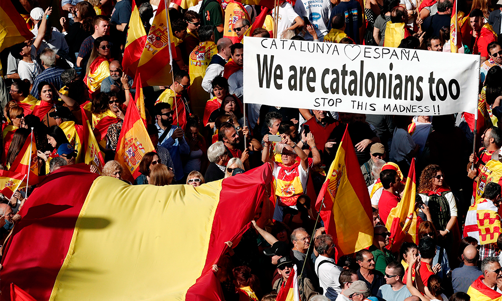 Independentistas piden la unidad de España en Barcelona