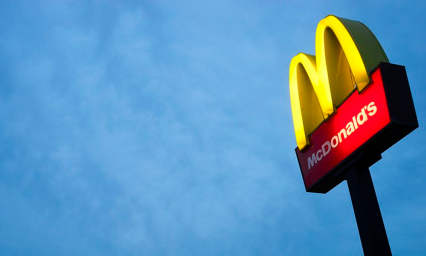 Despiden a presidente de McDonald&acute;s por amor&iacute;o con empleada